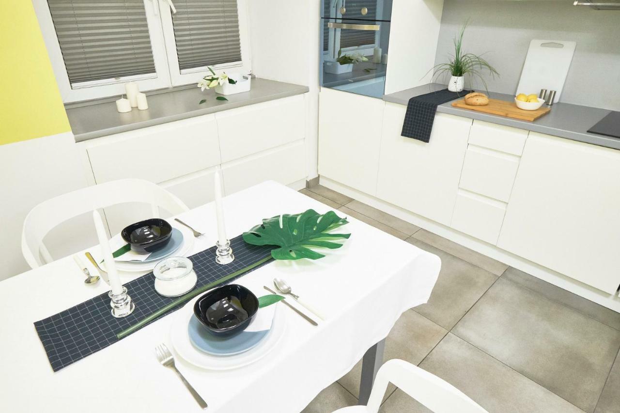 Xavier Boutique Apartment Varsavia Esterno foto